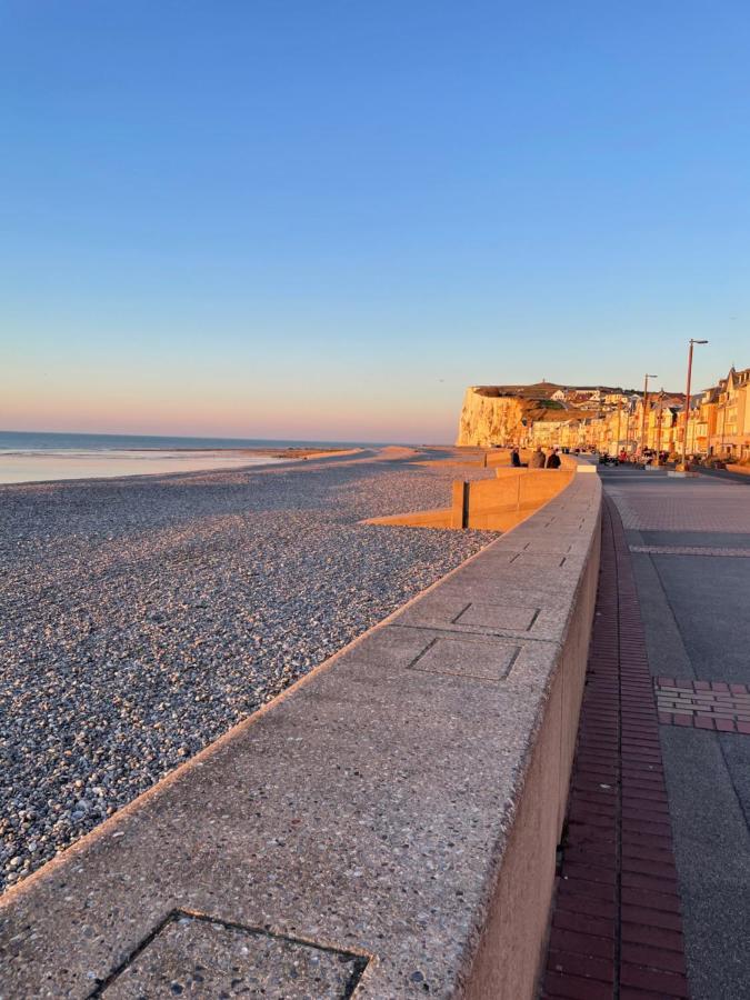 Appartement Avec Balcon Vue Mer, Tout Equipe Mers-les-Bains Exteriör bild